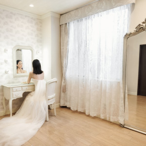 プロの美容スタッフがとびっきり可愛いく素敵に仕上げます♡|ザ・ヨミタンリゾート アクアグレイス・チャペルの写真(51845948)