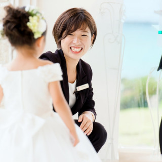 挙式当日、おふたりの一番近くで支える心強い存在。
「現地チャペルコーディネーター」