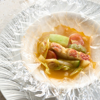 アカマチと島野菜のカルトッチョ（YOMITANブイヤベース）車エビのビスク風味