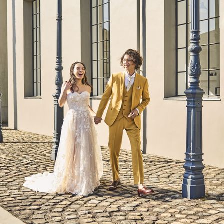 人気ブランドやモデルとのコラボドレスもラインナップ。特別感あふれるお衣裳で、自分らしいスタイルを叶えていただけます。|ザ・ヨミタンリゾート アクアグレイスの写真(51334507)
