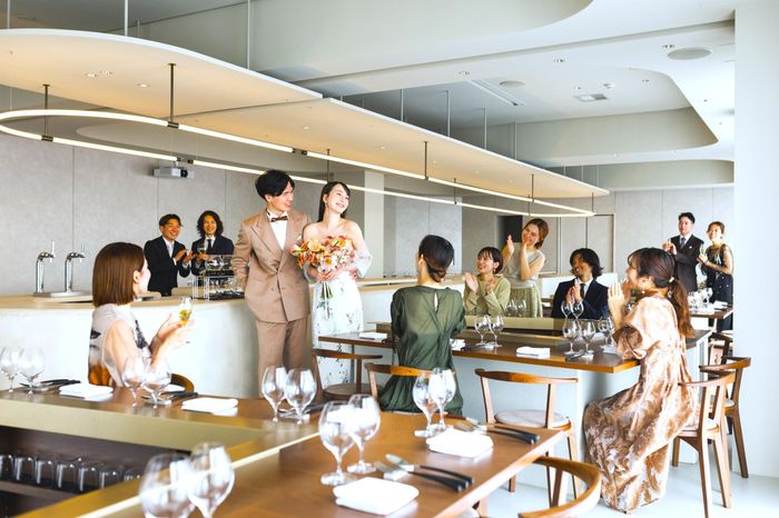 家族の絆が深まる、特別なウェディング。おふたりの未来を祝福する、温かなおもてなしを。
