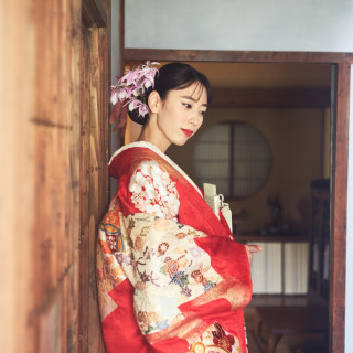 和モダンな会場に合う和装スタイルも人気
