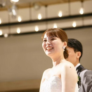 お洒落な照明でドレスも映える憧れのホテルウェディング|オリエンタルホテル福岡博多ステーションの写真(52409321)
