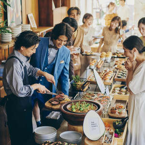 食べ方も自由で気楽な美味しいブッフェ|UNWEDDING　中之島の写真(55480620)