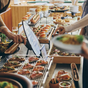 お料理は好きなものを好きなタイミングで、好きなだけ食べられるスタイル|UNWEDDING　中之島の写真(55480622)