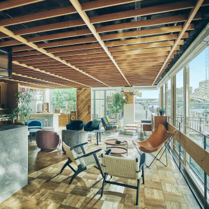 デザート&フォトタイムは、ゆっくりと過ごせるリビングルームで|UNWEDDING　中之島の写真(55481579)