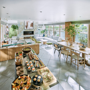 アットホームなパーティが叶うダイニングスペース|UNWEDDING　中之島の写真(55480635)