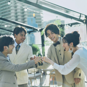 華やかなカクテルやビールで乾杯！|UNWEDDING　中之島の写真(55482796)