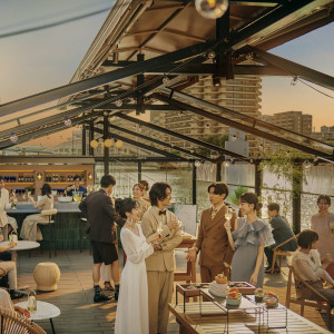 披露宴未満ホームパーティ以上の、ちょっとお洒落な祝いの場|UNWEDDING　中之島の写真(55482803)