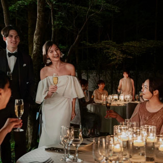 ナイトパーティもおすすめ。夜風とキャンドルに包まれる、笑顔の乾杯