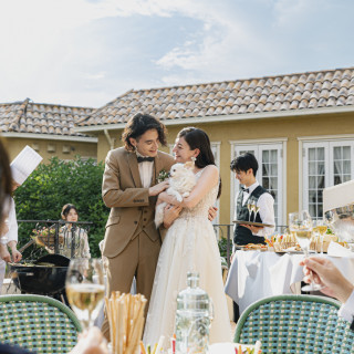 愛犬も一緒に楽しめるガーデンパーティ。緑と陽の光に包まれて、大切な家族と過ごす特別な時間