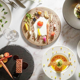 まるで絵画のような美しさ。旬の彩りとシェフ・パティシエの技が響き合う至福のフレンチ。