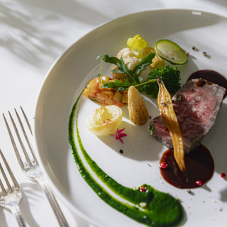 グランシェフが「旬の食材」を厳選。一口味わえばゲストからも自然と笑顔がこぼれます