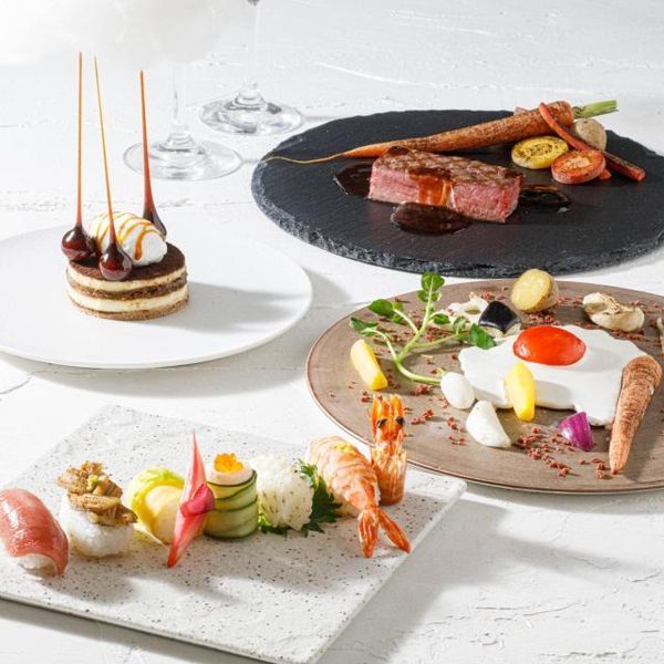 色鮮やかで遊び心溢れるこだわりの料理。幅広い年代に喜ばれる和洋折衷のメニューで最高のおもてなしを。