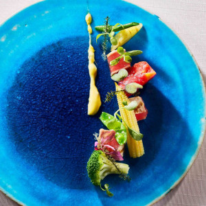 オリーブオイルや新鮮な野菜や魚介をたっぷりと使った料理|THE SURF BEACHSIDE TERRACEの写真(53344800)