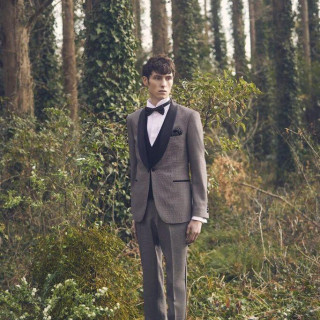 タキシードも豊富にご用意 【Oliva】