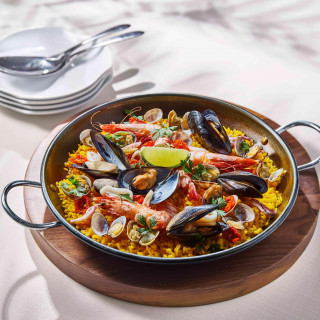 ～スペシャリテ～祝福と笑顔が交差した特別な一日。その記憶を香ばしい一皿に閉じ込めました