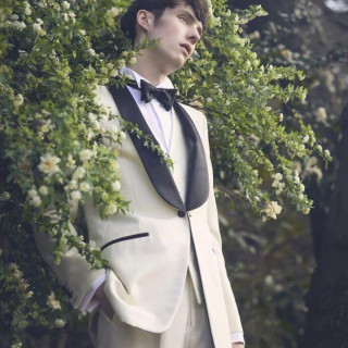 タキシードも豊富にご用意 【Muku】