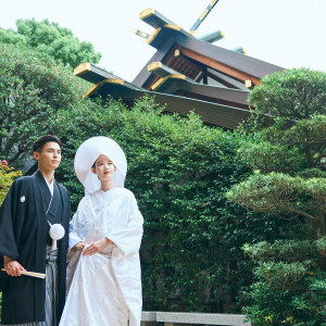 静寂に包まれた境内で和装姿が映えるひととき|東京大神宮の写真(56140632)