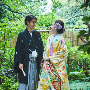 和装のふたりが佇む姿を一層引き立てる特別な舞台|東京大神宮マツヤサロンの写真(53343639)