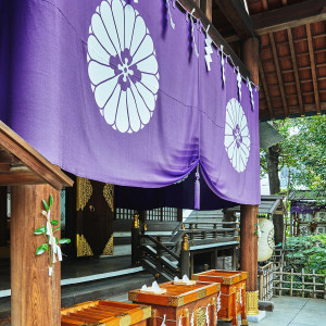 縁結びに御利益のある神社としても知られ、良縁を願う人たちが多く参拝|東京大神宮マツヤサロンの写真(53343616)