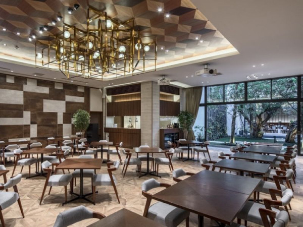 LAZOR GARDEN NAGOYA（ラソール ガーデン 名古屋）
