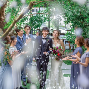 ガーデンでのアフターセレモニーでは自然の笑顔が溢れだす|LAZOR GARDEN NAGOYA（ラソール ガーデン 名古屋）の写真(53133166)