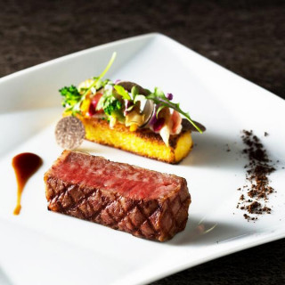 2万円相当の婚礼コース料理をワンプレートに盛り合わせた「コース仕立て贅沢試食」