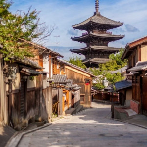 清水寺・八坂の塔へ徒歩圏内。京都らしい風情と静けさに抱かれる格別な地。千年を超える時間が積み重ねられてきた東山。永遠の誓いにふさわしい空間|KIYOMIZU京都東山（キヨミズ京都東山）の写真(53104960)