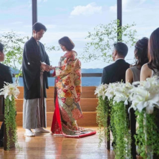 和装でありながら、バージンロードをお父様と一緒に歩くことができる