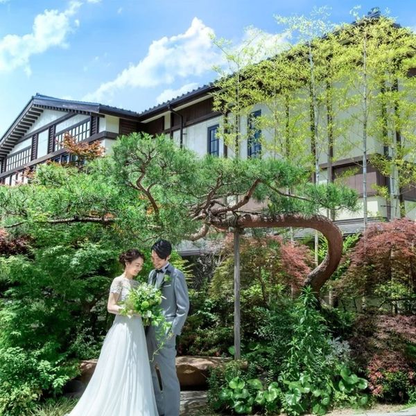 八坂の塔を望み、木のぬくもり、自然光、そして歴史を感じる場所で感動挙式|KIYOMIZU京都東山（キヨミズ京都東山）の写真(53104953)