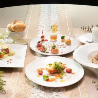 グリル付きなので、シェフと新郎でフランベの演出！ゲスト驚かすサプライズとしても人気です☆