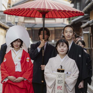 花嫁行列。思い出話や、最後の挨拶をしながら、感動の濃密なひとときを。|京都祝言 SHU:GENの写真(53313575)