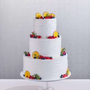 上品にフルーツをあしらったウエディングケーキ|PARTY Wedding by ホテルメトロポリタンの写真(54289121)