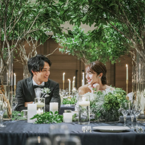 緑のコーディネートに囲まれたショット|PARTY Wedding by ホテルメトロポリタンの写真(54289244)