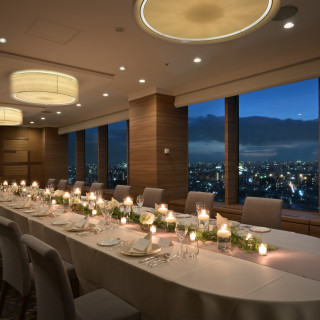 夜景に彩られた会場