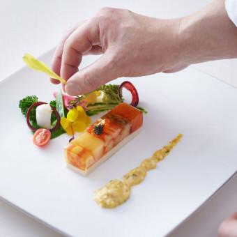 皆さまが美味しく召し上がっていただけるよう、その味とおもてなしに是非ご期待ください