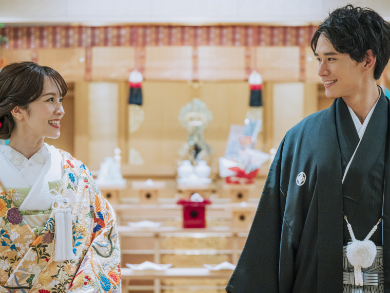 厳かな雰囲気で執り行われる神前式は忘れらないひと時に