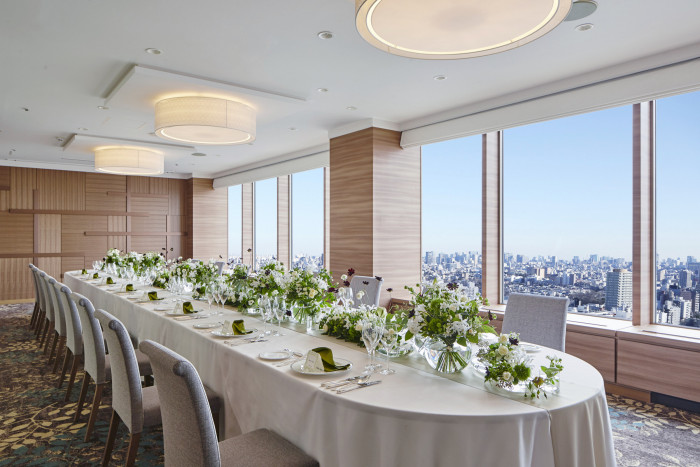 少人数ウエディングの会場最上階からの眺望も演出に