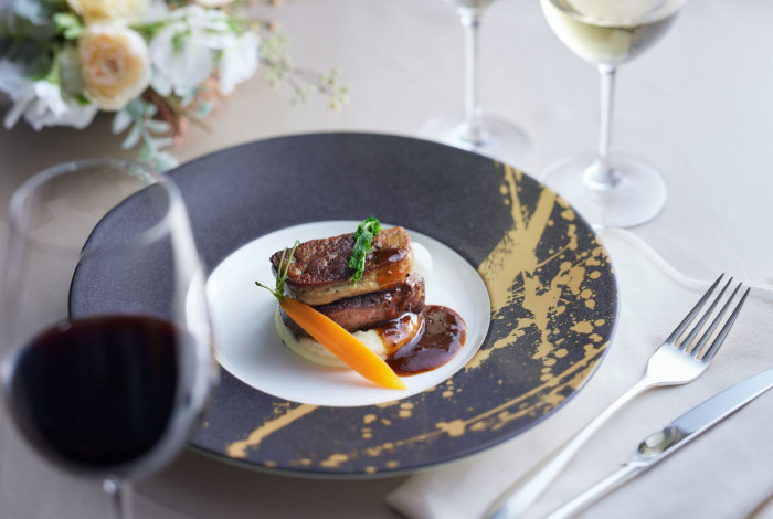 35年以上受け継がれてきたおもてなしの心で鮮やかな料理を創り上げます