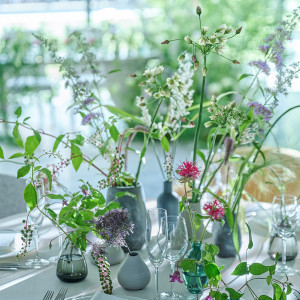 美しい装花と洗練されたコーディネートで、ゲストの五感に響くおもてなしを。|ザ ジャクソン ガーデンの写真(54809232)