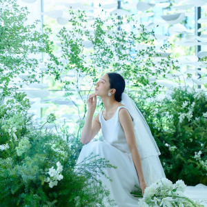 自然光差し込む空間と大理石のバージンロード。花嫁を引き立たせる、洗練された華やかな空間。|ザ ジャクソン ガーデンの写真(54808616)