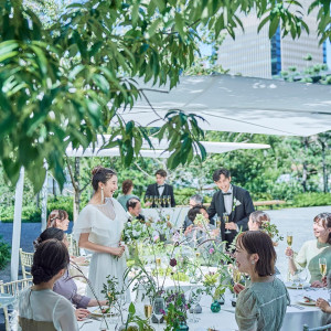 緑と都市が融合する洗練された空間を自由に使いこなし、おふたりだけの贅沢な一日を創り上げます。|ザ ジャクソン ガーデンの写真(57156401)