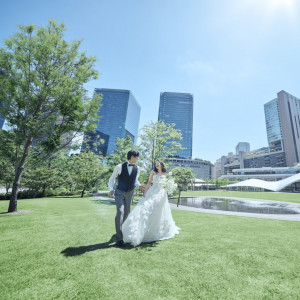 四季折々の木や花が織りなす景観がゲストを迎え入れ、おふたりらしさが最大限に叶うウエディングを！|ザ ジャクソン ガーデンの写真(54125588)