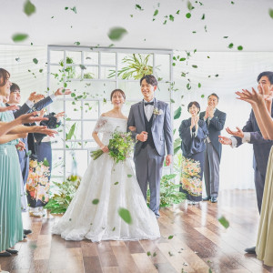 木目基調のナチュラルチャペル（リングドッグ等、ペット演出可）|MARINE TOWER WEDDING（マリンタワー ウエディング）の写真(54269800)