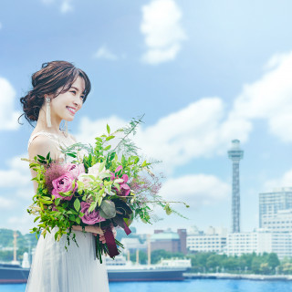ふたりとゲストを迎えてくれるのは横浜ならではの空×海×緑、全てが詰まったロケーション