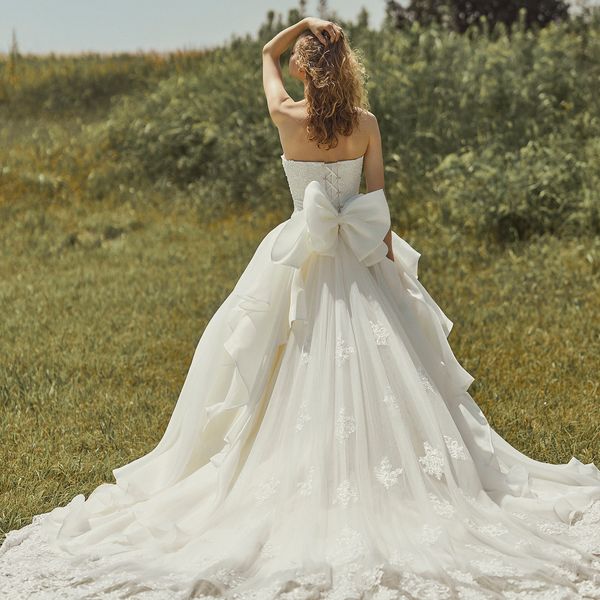 チュールが柔らかな印象の一着|MARINE TOWER WEDDING(マリンタワー ウエディング)の写真(54269683)