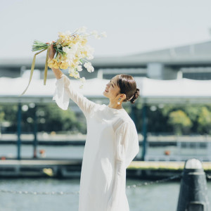 見上げると広がる青空とお気に入りの花のブーケの組み合わせに自然と笑みがこぼれます|Restaurant Sola｜レストラン ソラの写真(55713952)