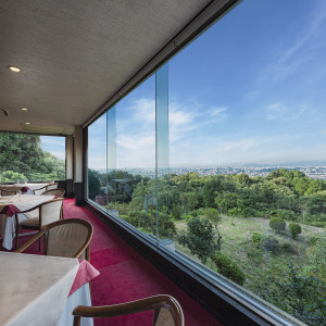 自然の光に包まれて、和やかでアットホームな披露宴|レストランMORIの写真(54728097)