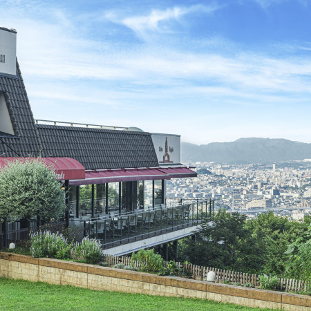 日本の夜景100選にも選ばれた油山の中にある一軒家レストラン